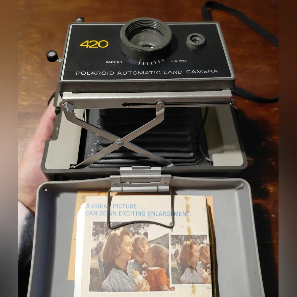 Vintage Polaroid 420 Automatic Land Camera